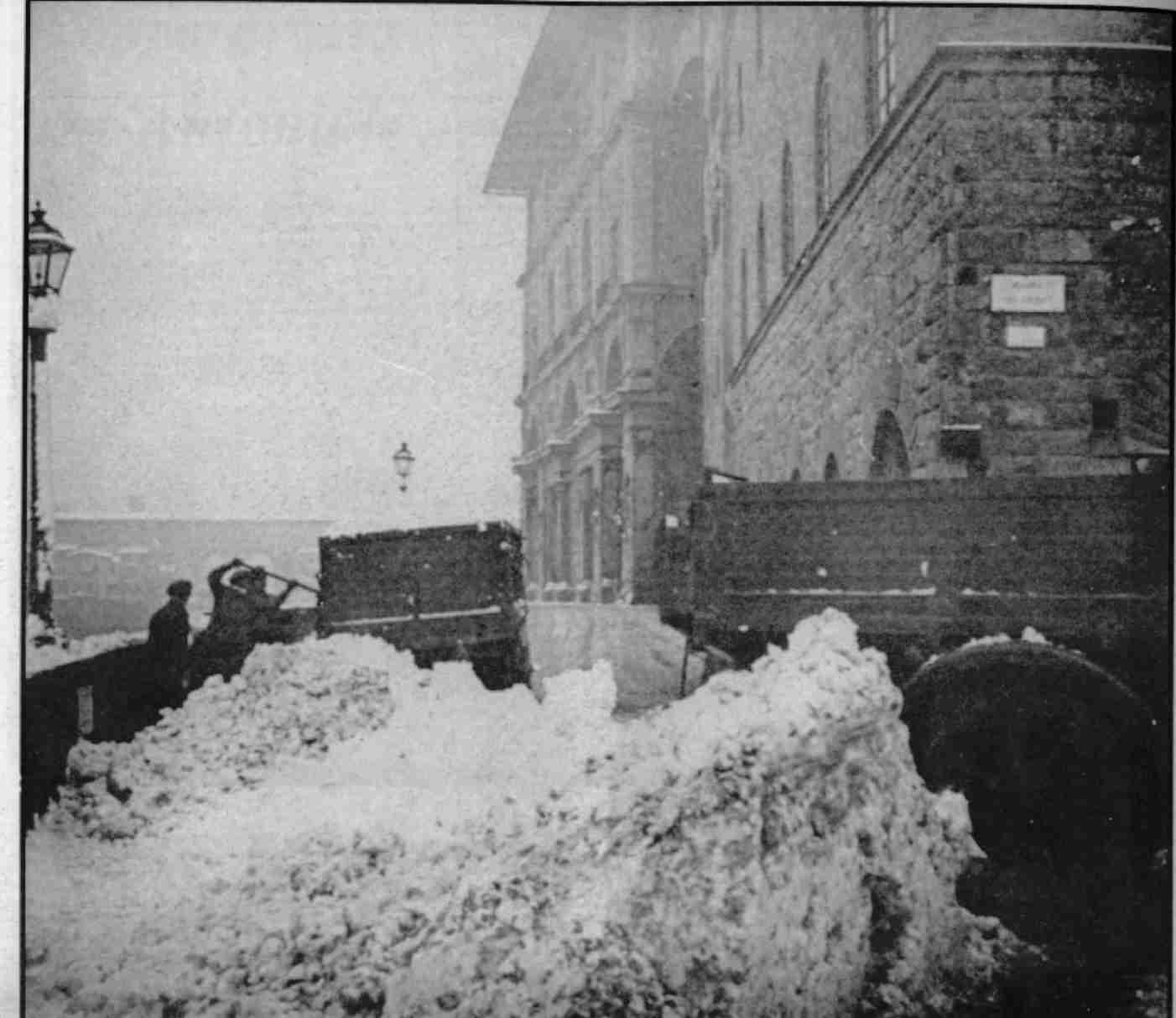 neve a firenze nel 1929, neve scaricata in Arno presso Piazza dei Giudici