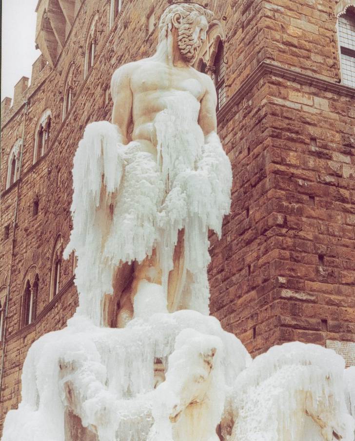 neve a firenze nel 1985, statua di Nettuno