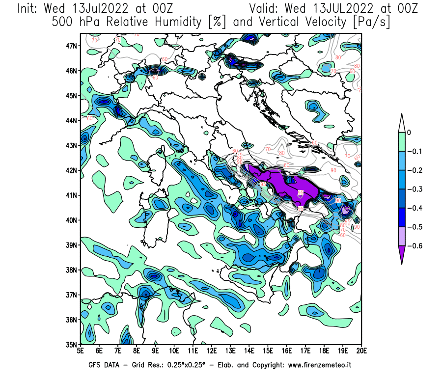 Mappa di analisi GFS - Umidità relativa [%] e Omega [Pa/s] a 500 hPa in Italia
							del 13/07/2022 00 <!--googleoff: index-->UTC<!--googleon: index-->