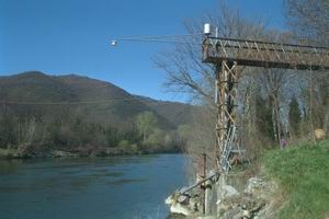 foto stazione di rilevamento idrometrico fiume a Rosano-Pontassieve (FI), a monte del fiume Sieve