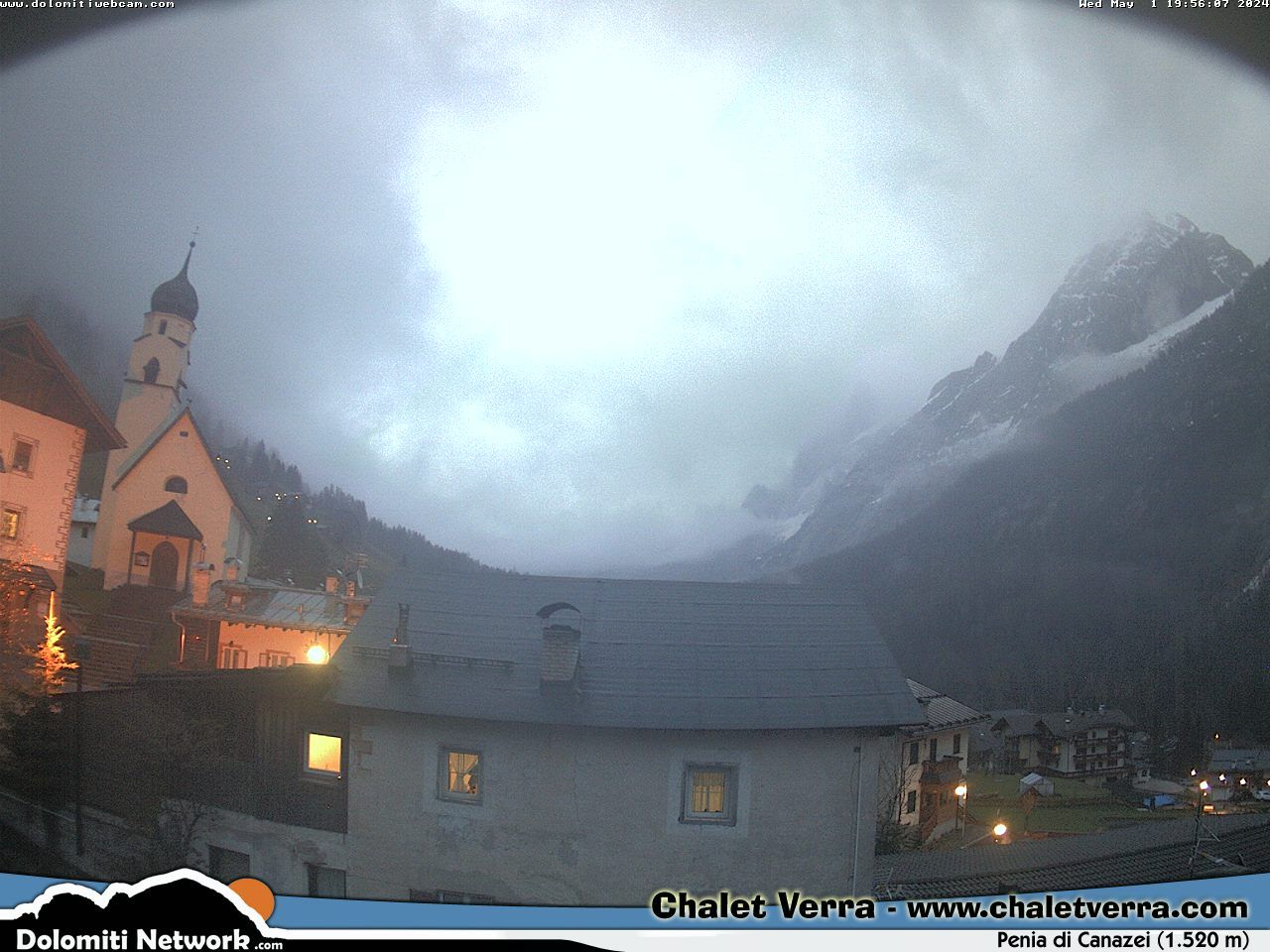 webcam  Penia di Canazei (TN, 1520 m), webcam provincia di Trento, webcam Trentino-Alto Adige, Webcam Alpi - Trentino-Alto Adige