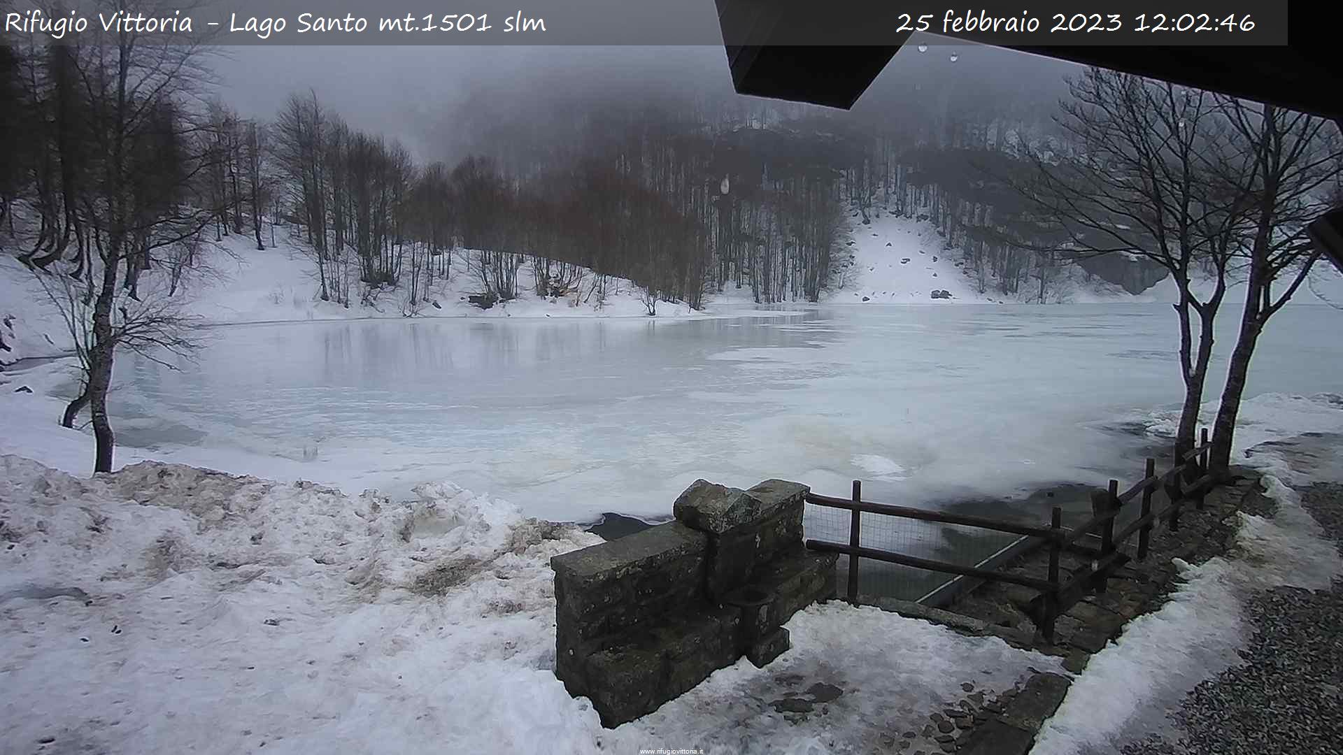 webcam  Rifugio Vittoria, Lago Santo Modenese (MO, 1501 m), webcam provincia di Modena, webcam Toscana, Webcam Appennino Settentrionale - Toscana
