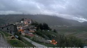 webcam  Castelluccio di Norcia (PG, 1452 m), webcam provincia di Perugia, webcam Umbria, Umbria